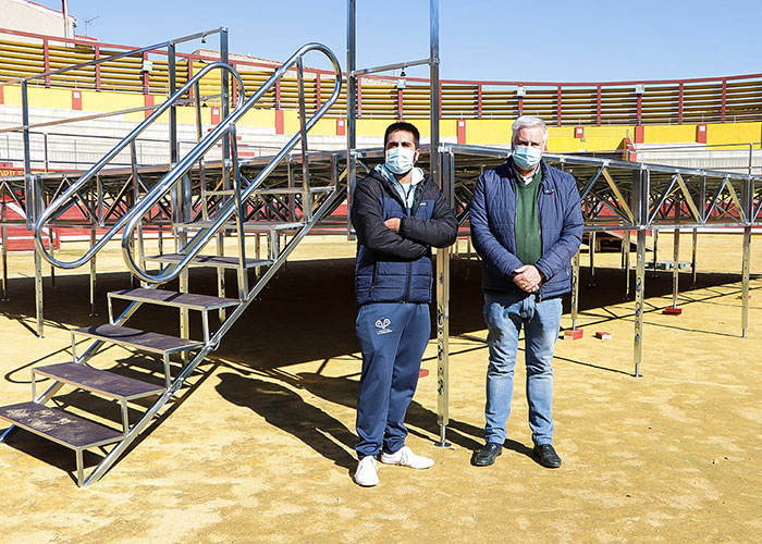 El Ayuntamiento de Almodóvar del Campo adquiere un escenario desmontable de 120 metros cuadrados