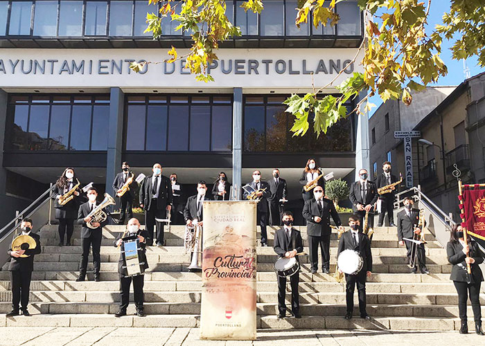 La Banda Sinfónica llenó de música el centro de Puertollano en el día de Santa Cecilia