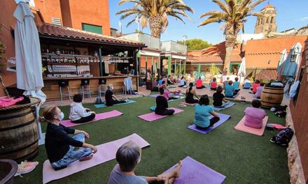 El cierre del taller de yoga de la Universidad Popular de Almodóvar del Campo coincidió con su Día Internacional